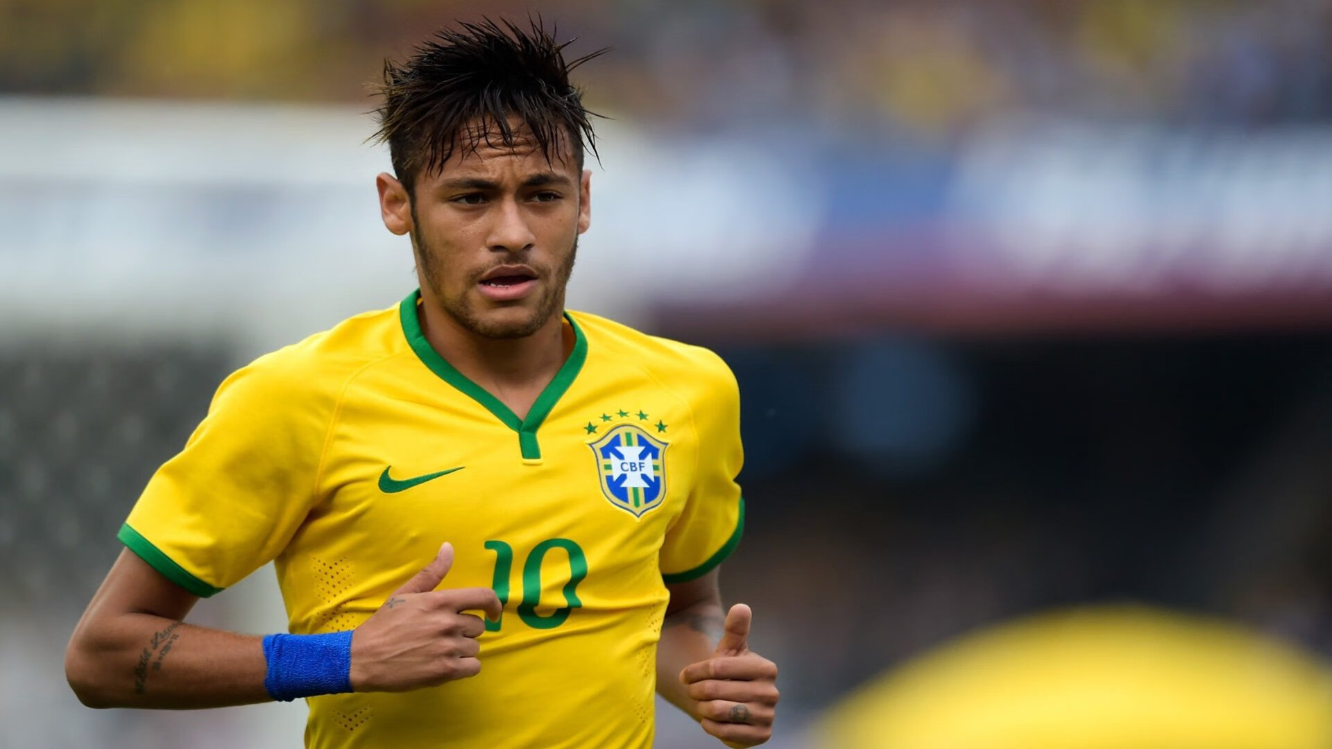 “逆境求胜：车手在极端环境的英勇战役”